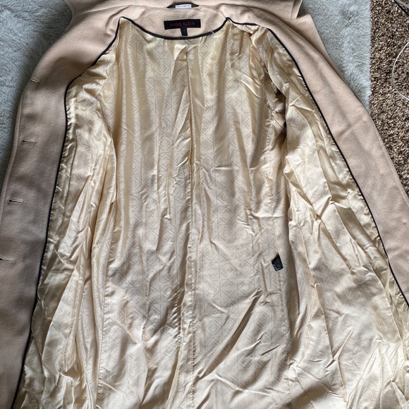 Anne Klein, Women Coat, Cream Color, Size 4. - Picture 7 of 10